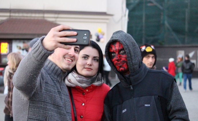 В Ужгороді відбувся костюмований парад до свята Хеловін – 07 В Ужгороді відбувся костюмований парад до свята Хеловін – 07