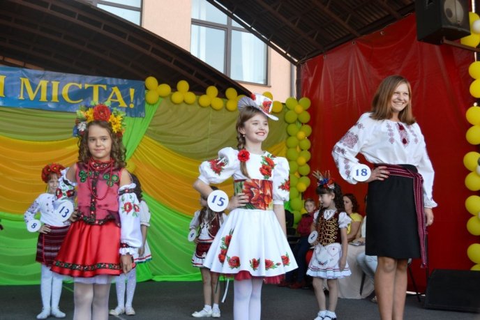 У Тячеві визначили найгарнішу дівчину міста – 20