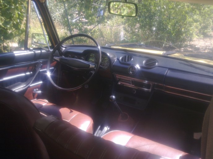 Поліція в Ужгороді розшукала викрадене авто, яке відбирали у власника сепаратисти, росіяни та закарпатці – 02