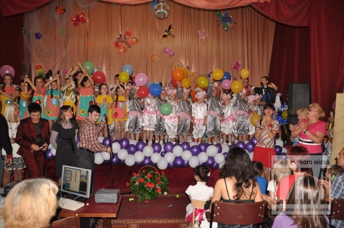 У Мукачеві відбулася святкова шоу-програма "Дитинство в сонячних долонях" (ФОТОРЕПОРТАЖ) – 30