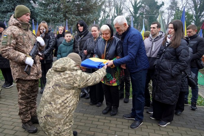 Закарпаття попрощалося з 27-річним Героєм – 06