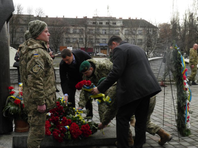 Ужгородці вшанували пам’ять загиблих під час війни в Афганістані – 04 Ужгородці вшанували пам’ять загиблих під час війни в Афганістані – 04