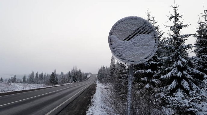 Перевал – у снігу: користувачі мережі милуються засніженими Карпатами – 08