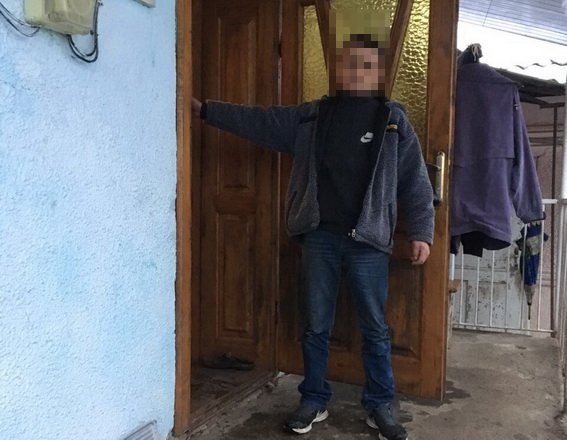 Кавалер-грабіжник: чоловік провів жінку додому, а потім обікрав – 02