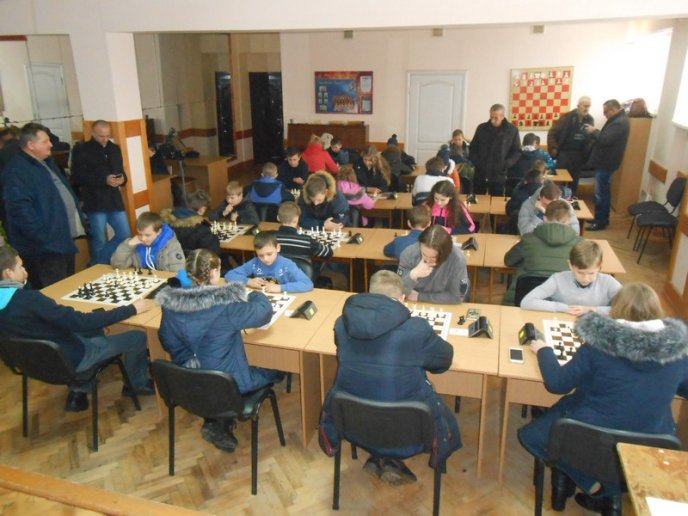У Рахові пройшов міжрайонний дитячий турнір із шахів – 10