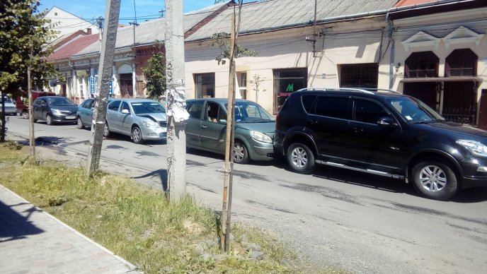 Соцмережі: в Ужгороді зіткнулись чотири автівки – 03