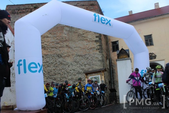 У Мукачівському замку стартував МТБ-марафон "Три замки Закарпаття" – 17