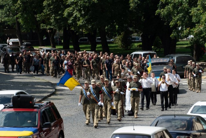 24 лютого 2022 року прийшов у військкомат: на Закарпатті поховали підполковника – 07