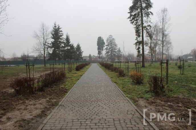 Сьогодні у Парку Перемоги у Мукачеві з’являться кілька дерев’яних будиночків – 07