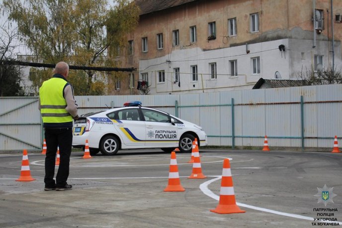 Патрульні змагалися за першість у «Поліцейському автослаломі» – 06
