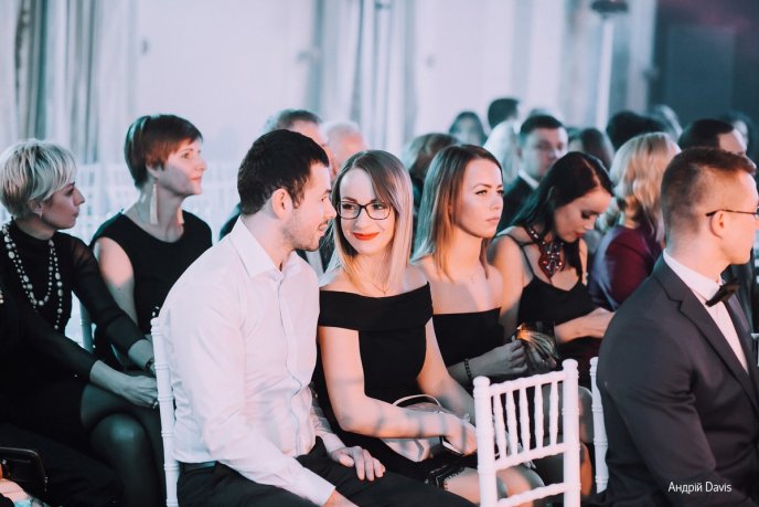 Мода заради життя: на Закарпатті відбувся ІІІ-й благодійний показ мод дизайнерки Роксолани Новак – 144