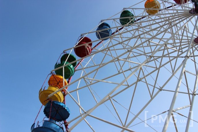 У парку "Перемога" запрацювало оглядове колесо – 26
