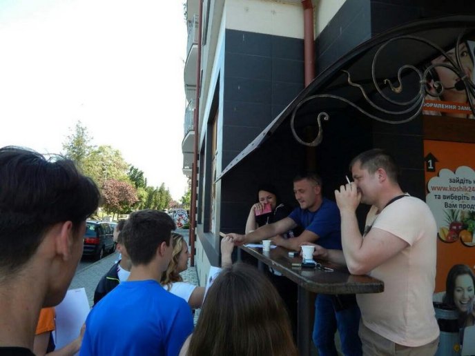 Школярі Мукачева провели антицигаркову акцію – 03