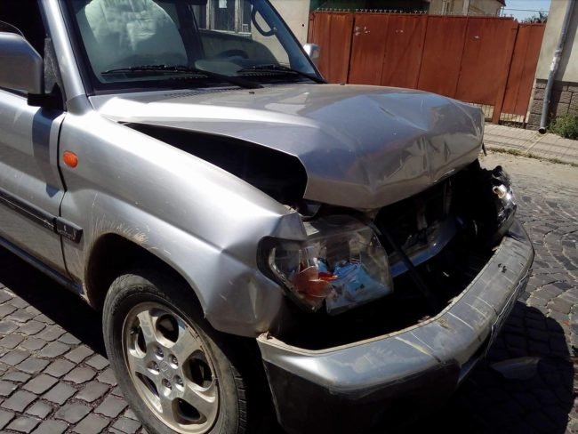 У Мукачеві зіткнулися легковик і мікроавтобус – 03