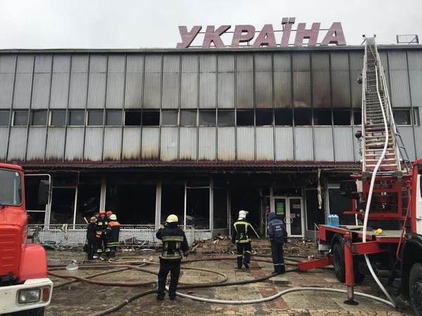 Пожежа в універмазі "Україна": що від нього залишилось – 01