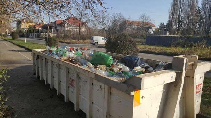 В Ужгороді береги річки Уж розчищали від занесеного паводком сміття – 01 В Ужгороді береги річки Уж розчищали від занесеного паводком сміття – 01