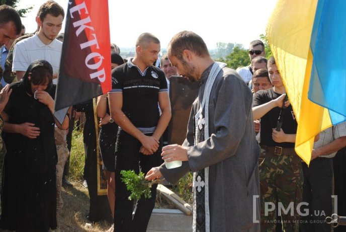 На Мукачівщині попрощались з бійцем "Правого сектору", який загинув у зоні АТО – 29