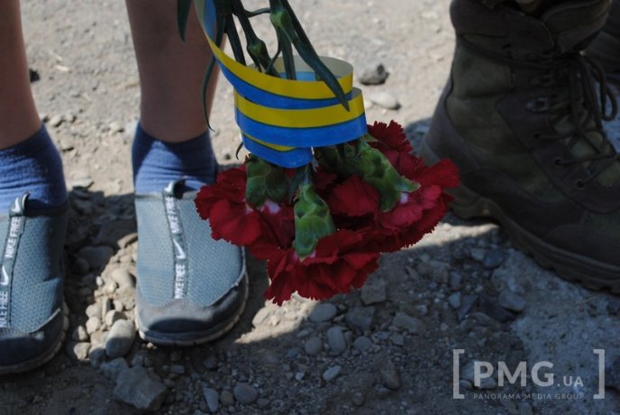 На Мукачівщині попрощались з бійцем "Правого сектору", який загинув у зоні АТО – 02