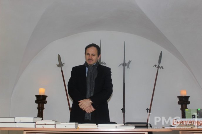 У Мукачівському замку "Паланок" відбулась літературна зустріч з письменником Мирославом Дочинцем – 05