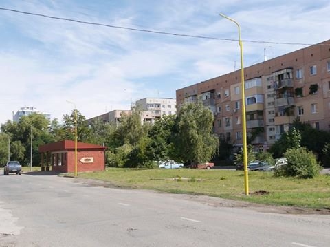 В Ужгороді встановлювали нові опори для вуличного освітлення – 01