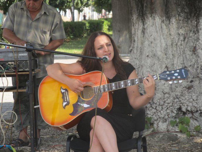 Під час благодійного концерту виноградівці підтримали закарпатських військових (ФОТО) – 04