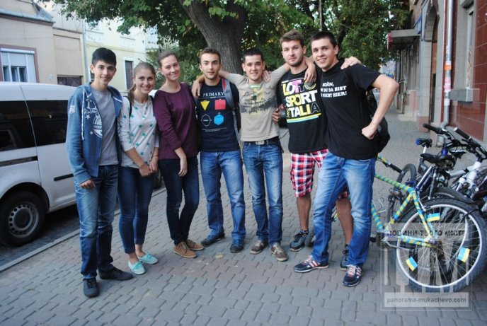 Велолюбителі Мукачева "прокатались" історичними місцями міста (ФОТО) – 24