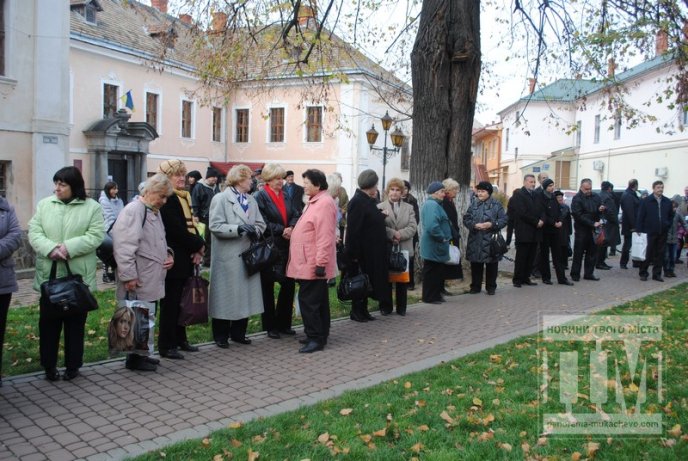 Угорська громада Мукачева поклала вінки до пам’ятної дошки жертвам сталінських репресій (ФОТОРЕПОРТАЖ) – 04