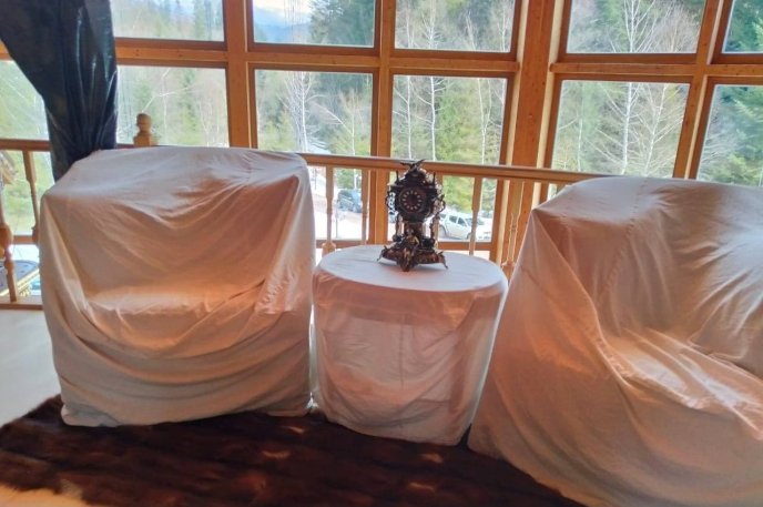 Обшуки маєтку родини Віктора Медведчука на Закарпатті: опубліковано ексклюзивні кадри – 31