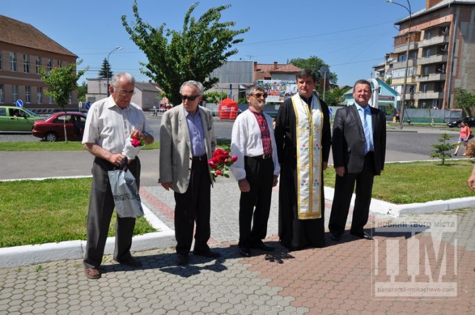 У Мукачеві відбулася панахида, приурочена річниці перепоховання Тараса Шевченка (ФОТО) – 11