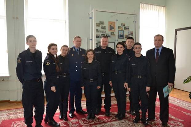 Головний поліцейський Закарпаття разом зі своїм донецьким колегою гостювали у Юридичному ліцеї імені Ярослава Кондратьєва – 01 Головний поліцейський Закарпаття разом зі своїм донецьким колегою гостювали у Юридичному ліцеї імені Ярослава Кондратьєва – 01