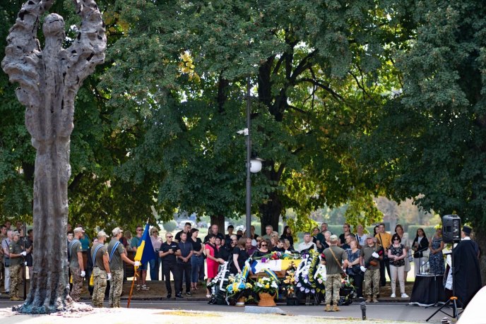 Поховали закарпатця, який загинув, виконуючи бойове завдання – 04