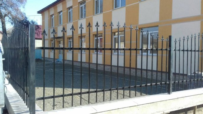 У Мукачеві тривають роботи з реконструкції будівлі станції юних техніків – 01