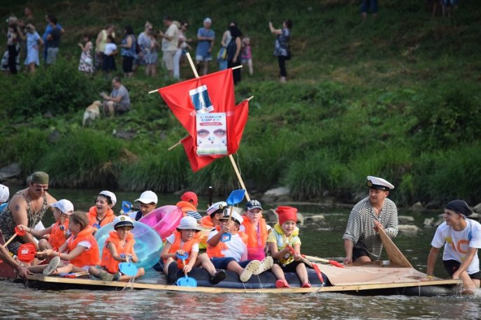 В обласному центрі відбувся один із найочікуваніших заходів літа – «Ужгородська регата» – 06