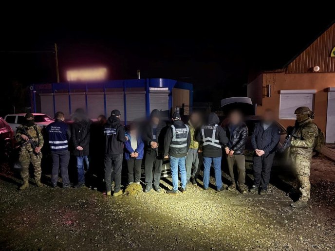 П’ятеро прикарпатців організували схему на Закарпатті / фото: Західне регіональне управління ДПСУ