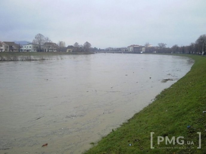 Мукачівські рятувальники попереджають про підвищення рівня води в Латориці – 01