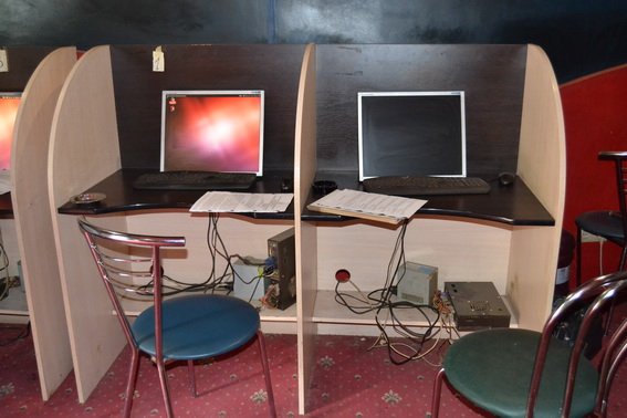 Правоохоронці обласного центру викрили два підпільні ігрові заклади – 04