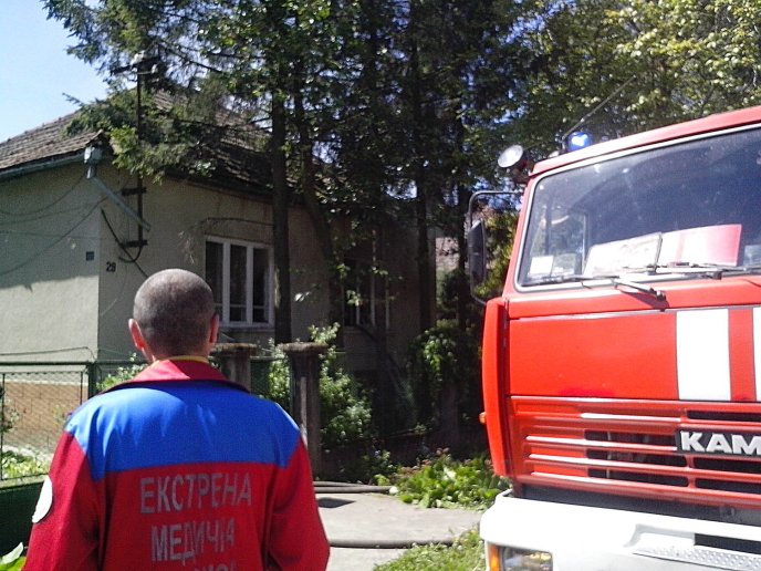 Пожежа у будинку у Виноградові: загинула жінка – 01