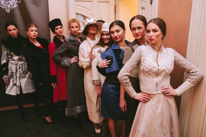 Відомі дизайнери з Києва, Львова та Ужгорода приїхали у невеличке закарпатське містечко, аби допомогти хворій дівчині (ФОТО) – 12