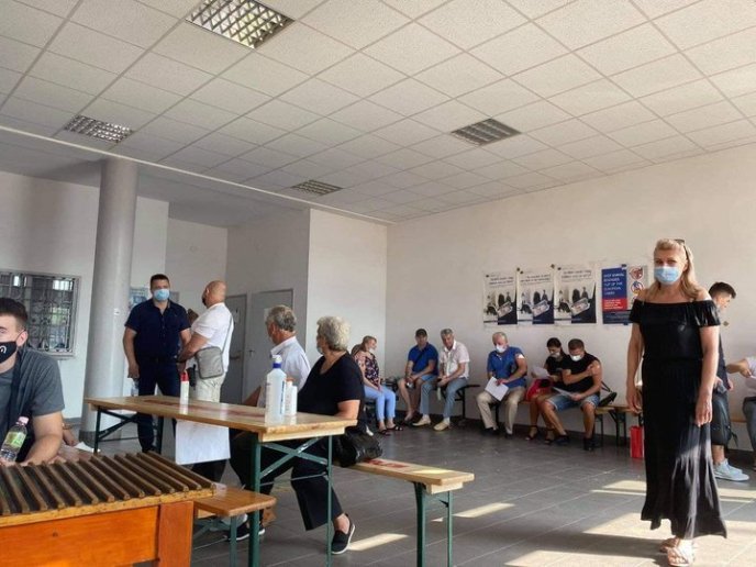 На кордоні з Угорщиною вакцинували понад тисячу закарпатців – 02