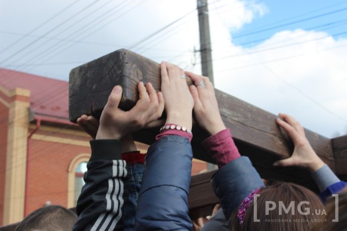 У Мукачеві вірники пройшли Хресну дорогу – 10