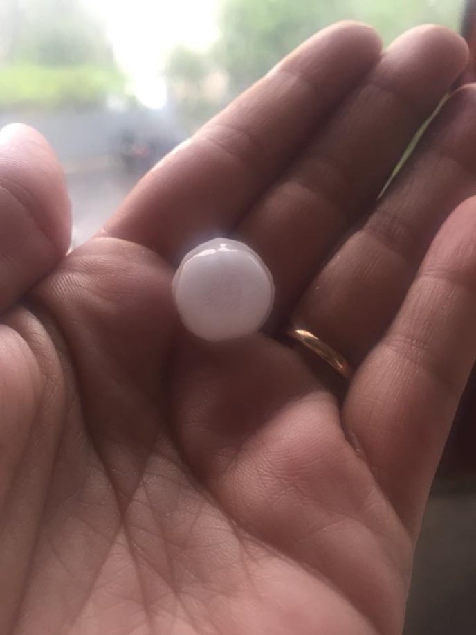 У Мукачеві під час сильної зливи випав град розміром з вишню – 11