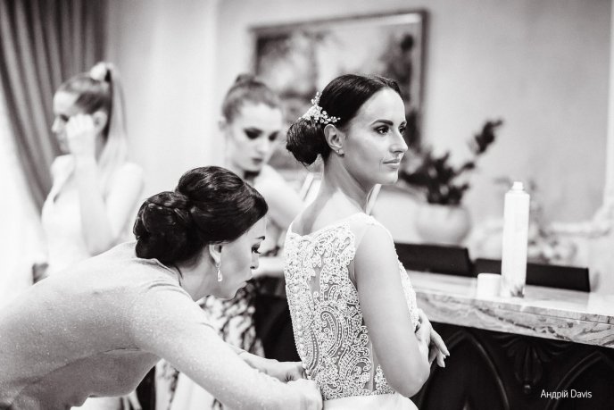 Мода заради життя: на Закарпатті відбувся ІІІ-й благодійний показ мод дизайнерки Роксолани Новак – 124