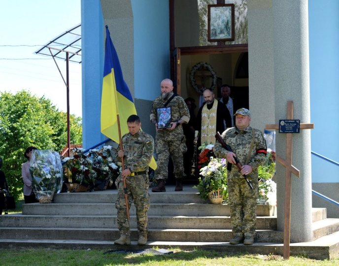В області поховали Героя, який загинув на Покровському напрямку – 01 Похорон Олександра Росохи