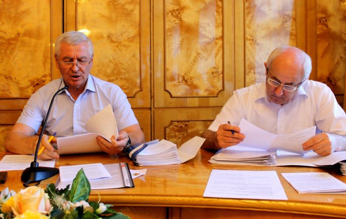 Закарпатські депутати виділять гроші на спортивні майданчики – 03