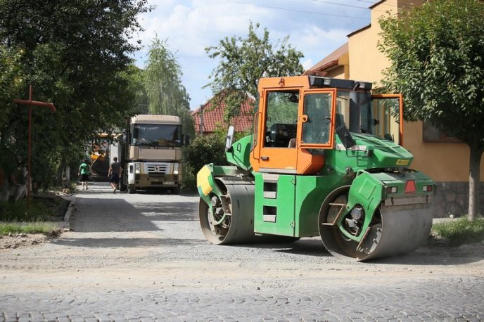 У Мукачеві заасфальтували дві вулиці – 08