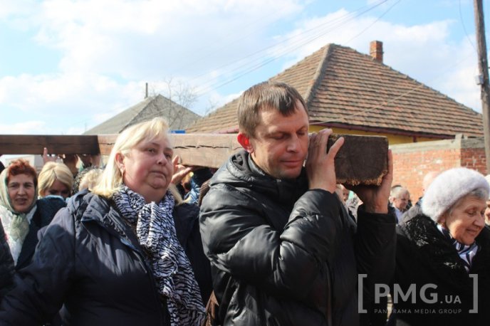 У Мукачеві вірники пройшли Хресну дорогу – 08