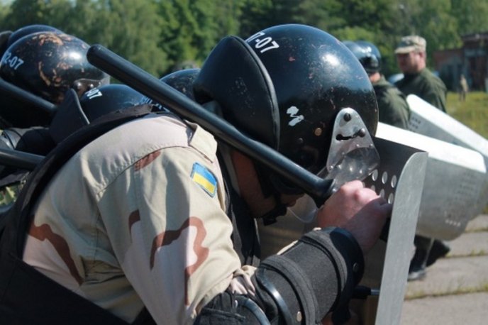 Закарпатські правоохоронці ліквідували масові заворушення – 05