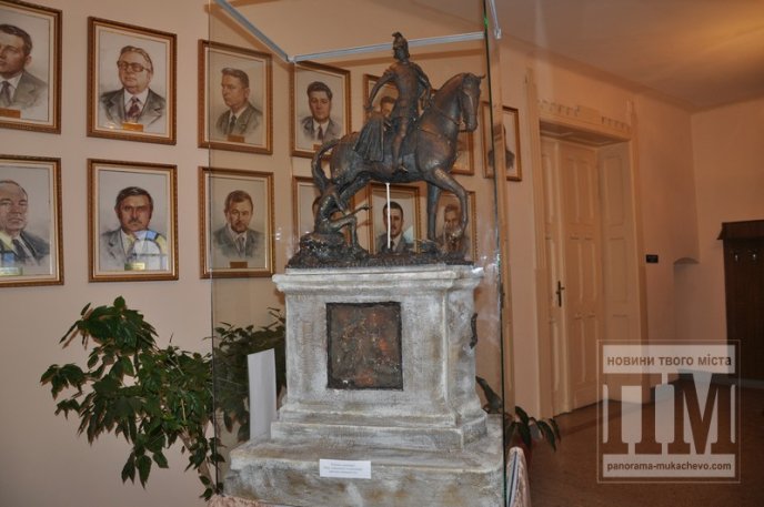 У мукачівській Ратуші презентували скульптуру Святого Мартина (ФОТО) – 03