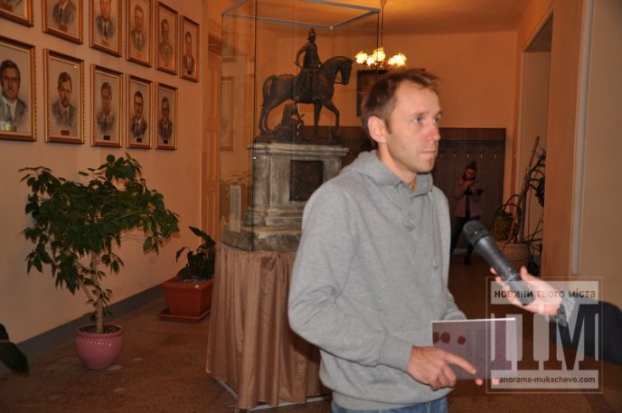 У мукачівській Ратуші презентували скульптуру Святого Мартина (ФОТО) – 04