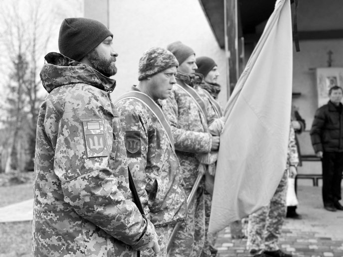 Мукачівська громада попрощалась із 23-річним захисником – 03